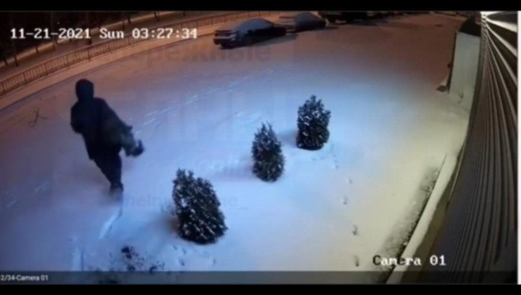 Нарушителя обсуждают в сети.