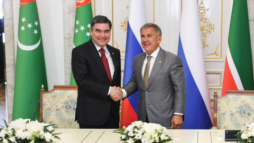 Президент Татарстана также поздравил жителей республики с Сабантуем.