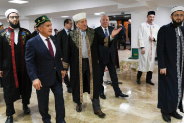 Камиль хазрат Самигуллин вместе с президентом республики побывали в Соборной мечети столицы Беларуси.