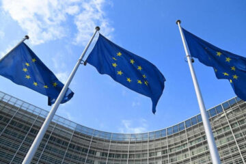 Сенатор прокомментировал разъяснения Еврокомиссии о правилах применения европейских санкций против Москвы.