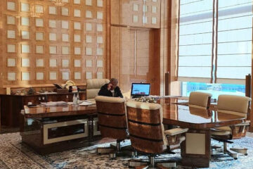 В Инстаграме президента Татарстана появилось фото из рабочего кабинета в спортивном костюме.