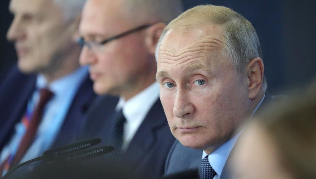 Президент России попросил не приписывать ему очередной дворец.