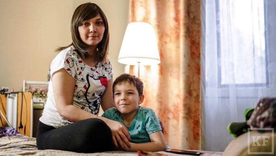 Больная раком мама продолжает поиски семьи для сына.