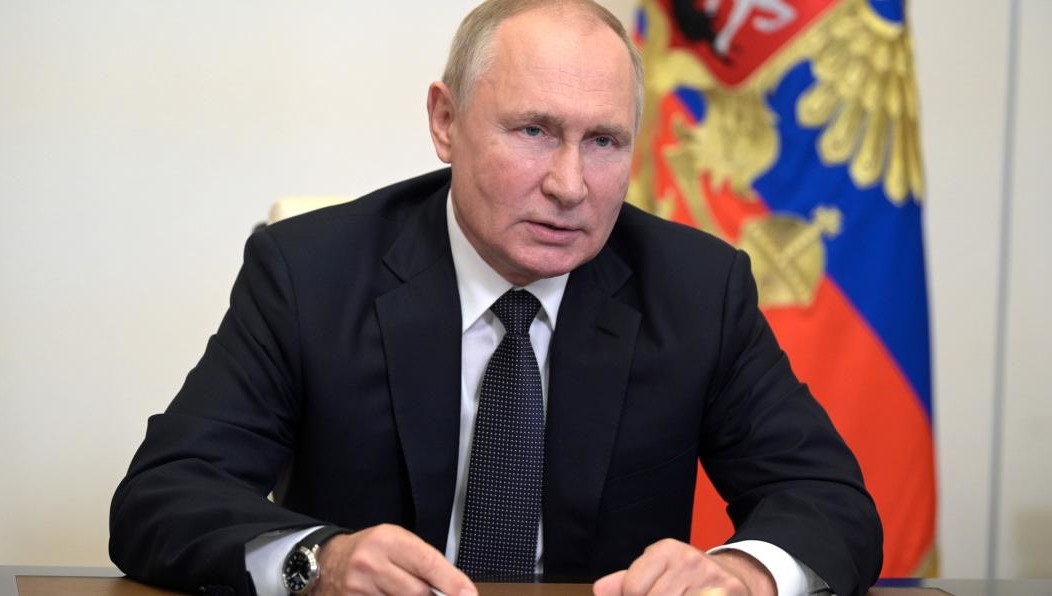 Единовременная выплата приурочена к 80-летию открытия Дороги жизни.