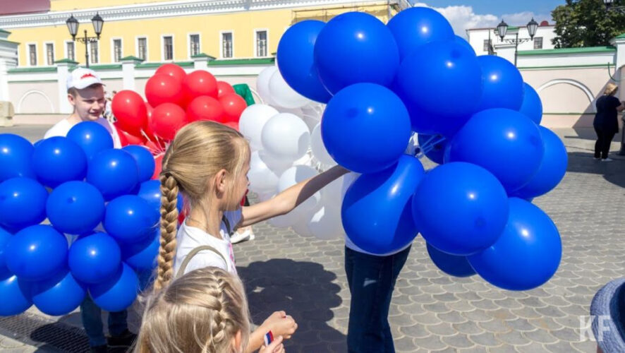 Больше выходных появится в связи с празднованием Дня России и проведением парада Победы.