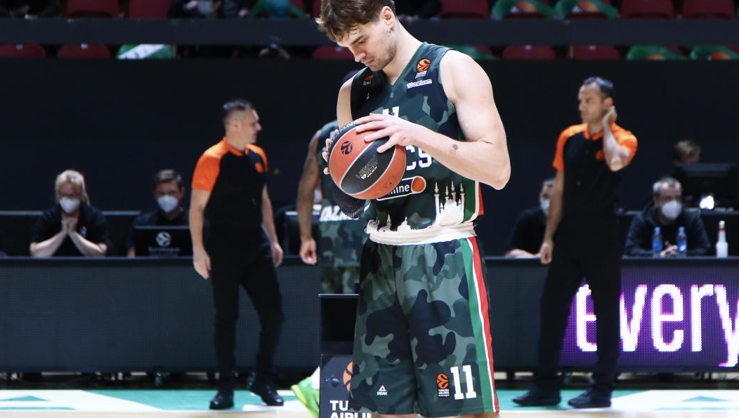 Матч закончился со счётом 65:58