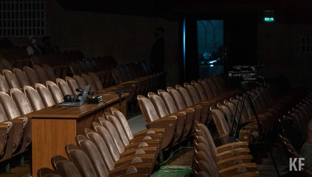 Молодой человек из-за своей доверчивости лишился девяти тысяч рублей.