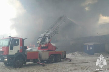 Причину пожара установят дознаватели Государственного пожарного надзора.