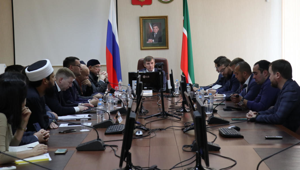 В ходе разговора обсуждались вопросы повышения финансовой грамотности населения.