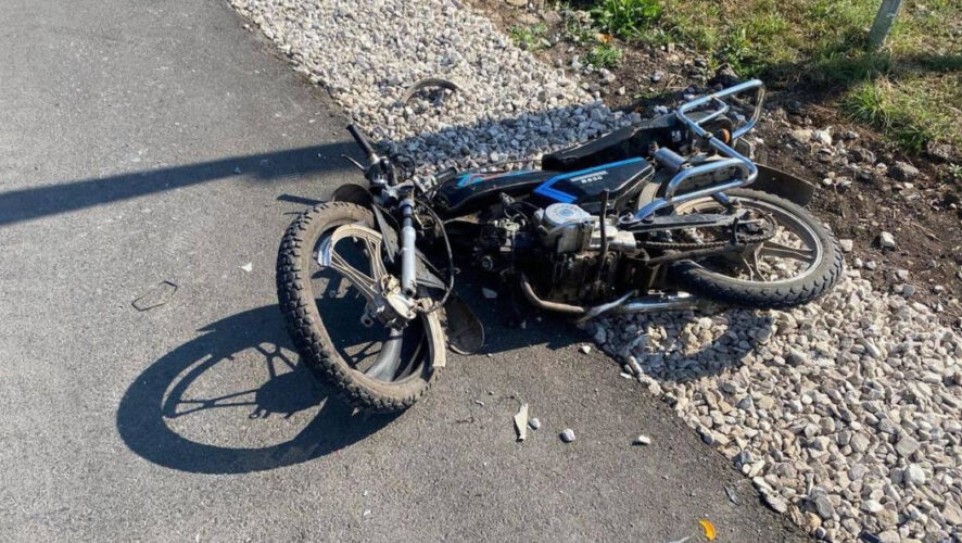 Юношу с тяжелыми травмами доставили в больницу