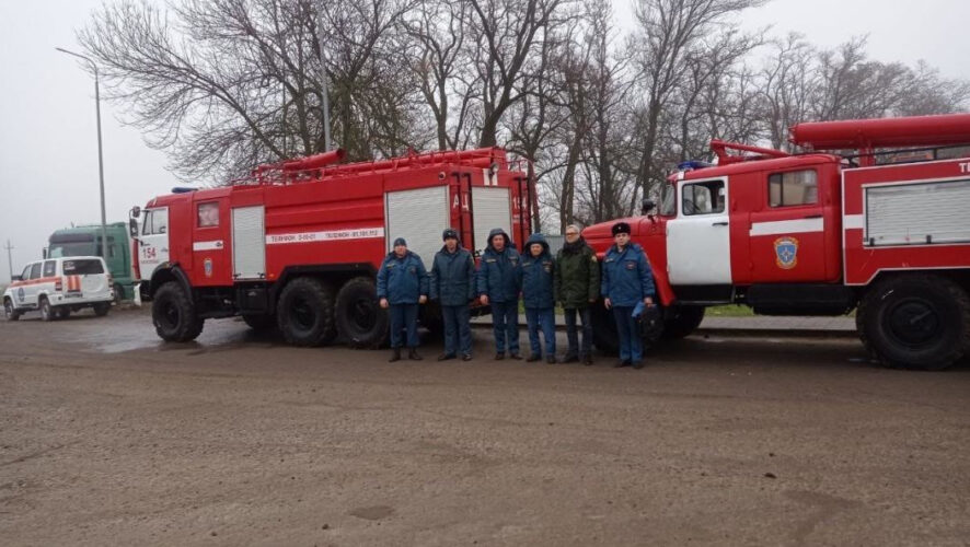 Пожарные автомобили и имущество было доставлено в Ростовскую область