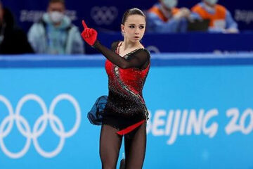 Российская фигуристка выиграла золото Олимпиады в команде.