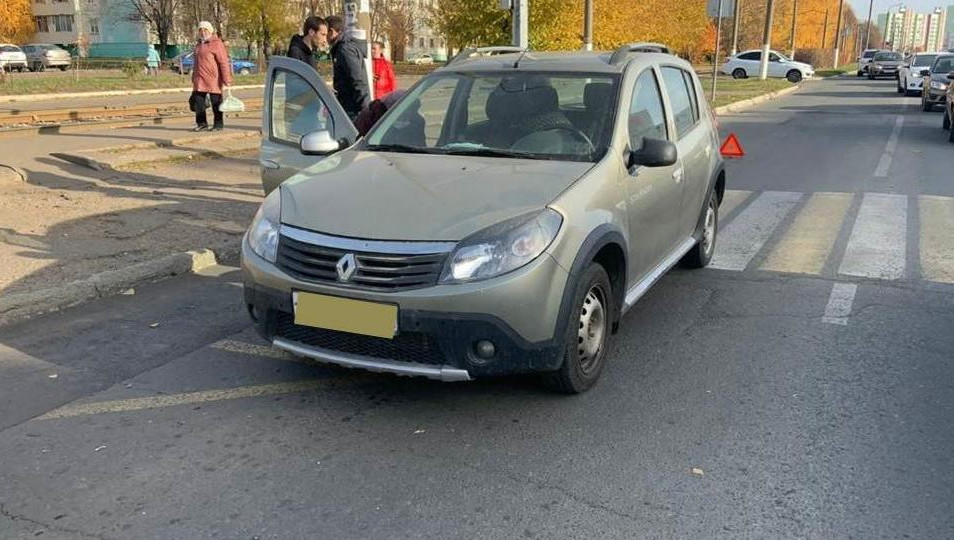 Девочку после наезда доставили в больницу.