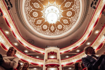 Московский театр покажет два своих популярных спектакля.
