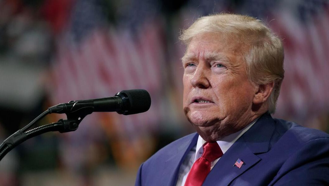 Политика обвиняют во вмешательстве в выборы президента.