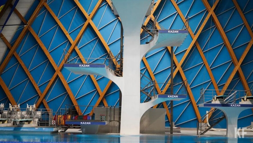 Спортсмен подключен к аппарату ИВЛ.