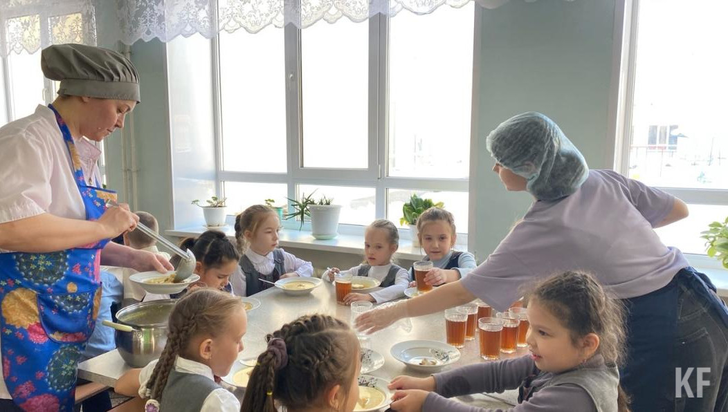 После жалоб на рацион в школьных столовых