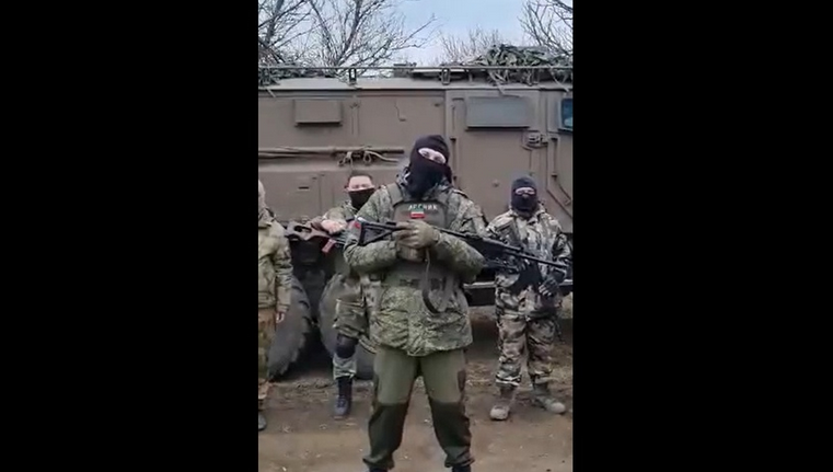 Военнослужащие записали видеообращение.