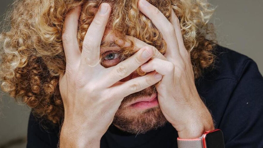 Блогера также возмутило