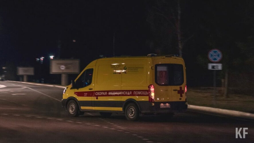 Их госпитализировали.