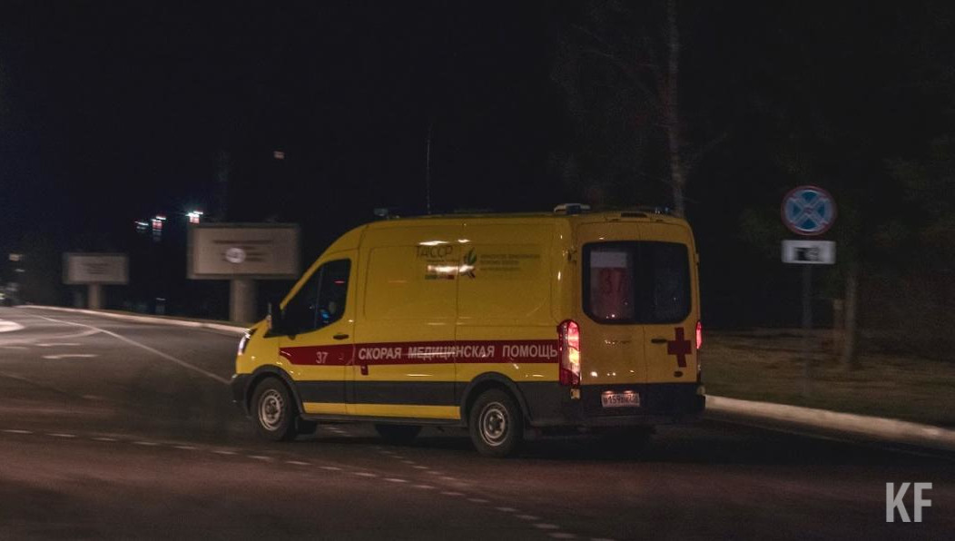 Их госпитализировали.