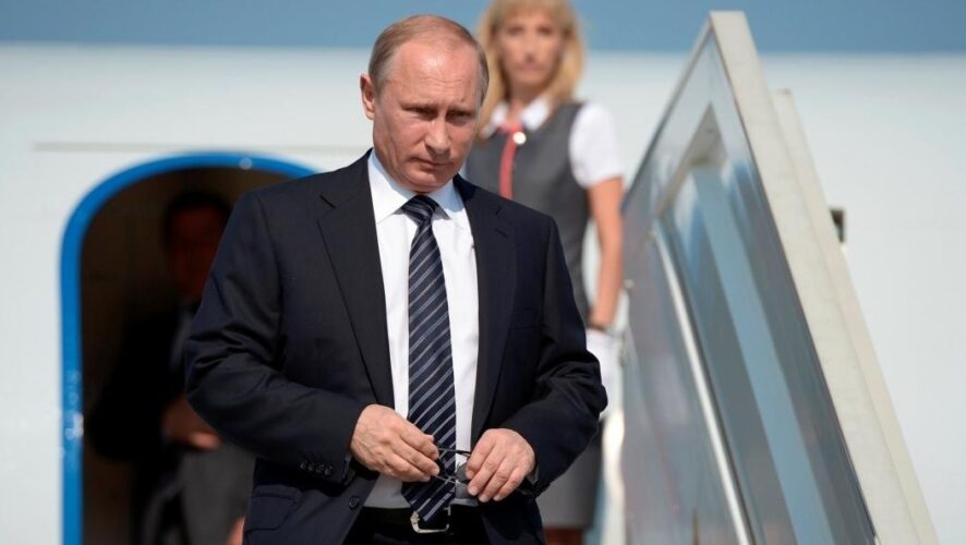 Информацию о поездке президента России Владимира Путина в Крым 14 марта подтвердил пресс-секретарь главы государства Дмитрий Песков