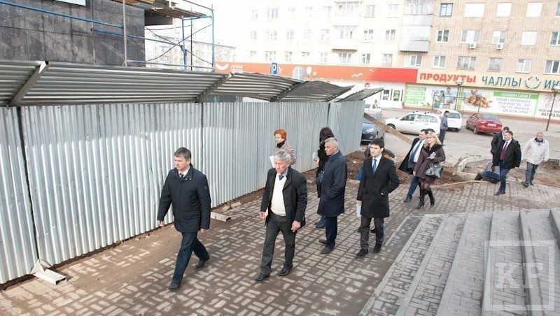 Сегодня руководитель исполкома Набережных Челнов Фархад Латыпов проверил результаты третьей недели двухмесячника по благоустройству и очистке улиц