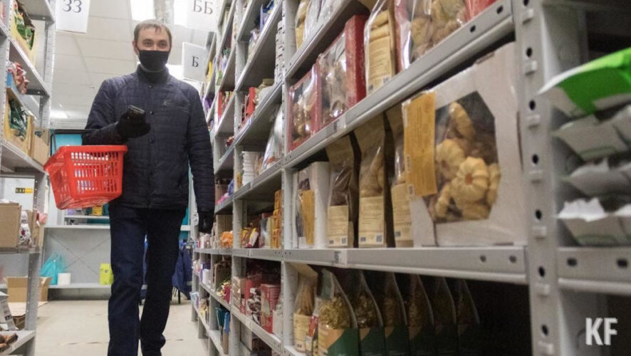 Крупнейшие ретейлеры в РФ уже ограничили наценку на социально значимые товары в пределе 5-10 процентов.