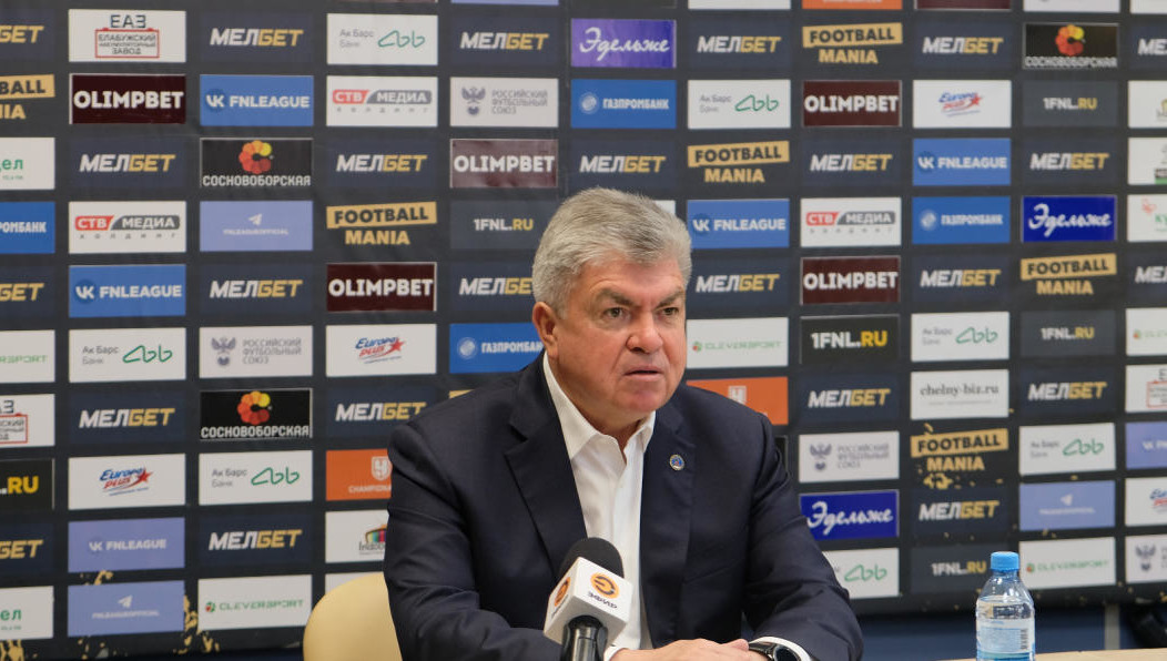 Мэр Челнов подвел итоги прошедшего футбольного сезона.