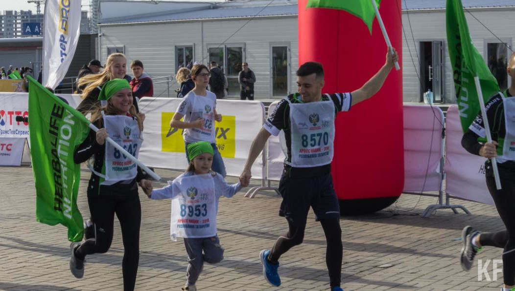 Он начался с детских стартов и экскурсии по городу.