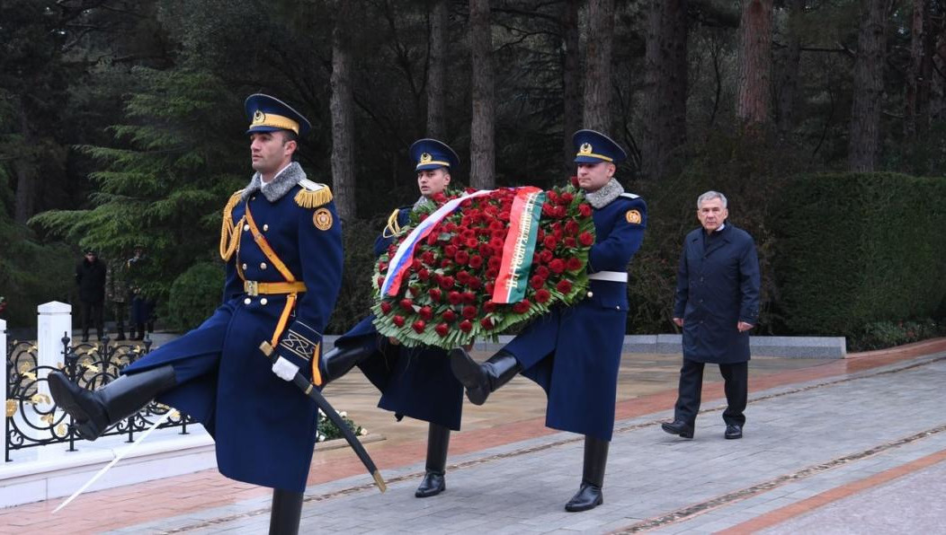 Гости также почтили память погибших