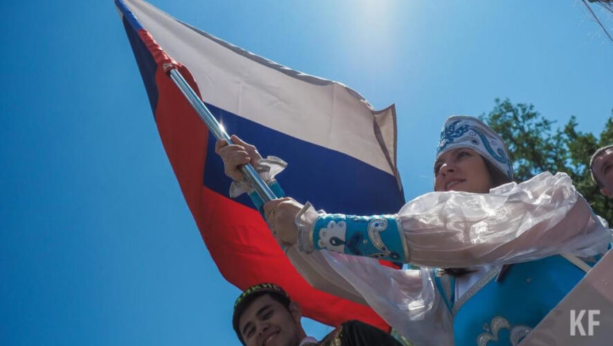 Всего же на проведение праздника на Кремлевской набережной в столице Татарстана потратят более 8 миллионов рублей.