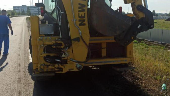 Мужчина переходил дорогу