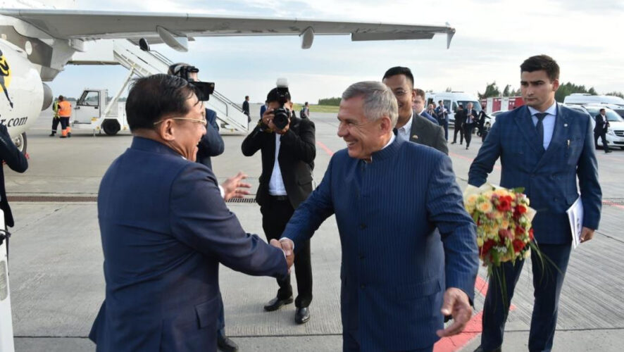 Верховный главнокомандующий Вооруженными силами Мьянмы прибыл с частным визитом в Татарстан.