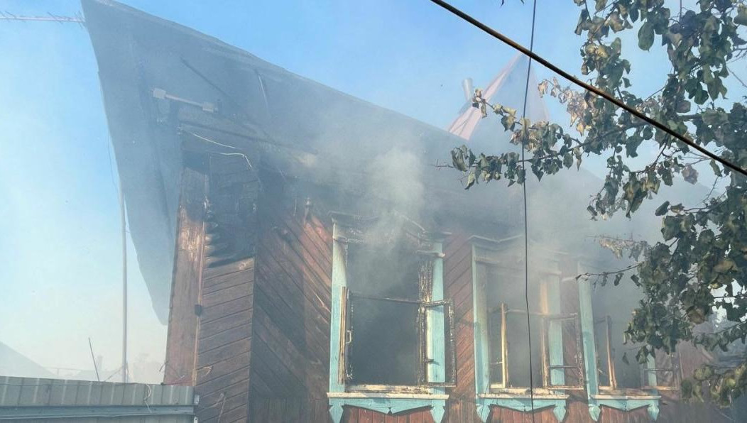 Предварительная причина пожара - нарушение правил устройства и эксплуатации электрооборудования.