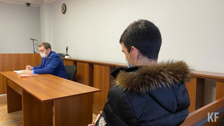 Следующими пригласят свидетелей обвинения.