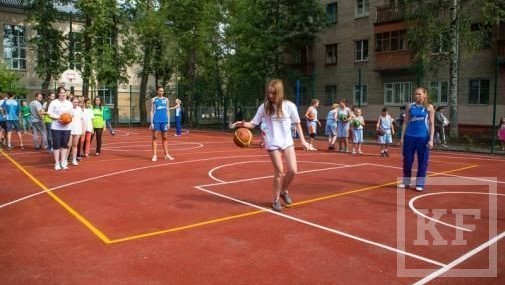В Казани возле дома №9 на улице Журналистов открылась универсальная спортивная площадка