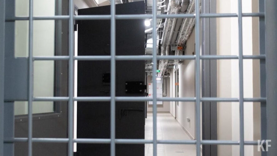 Друг парня снимал происходящее на телефон.