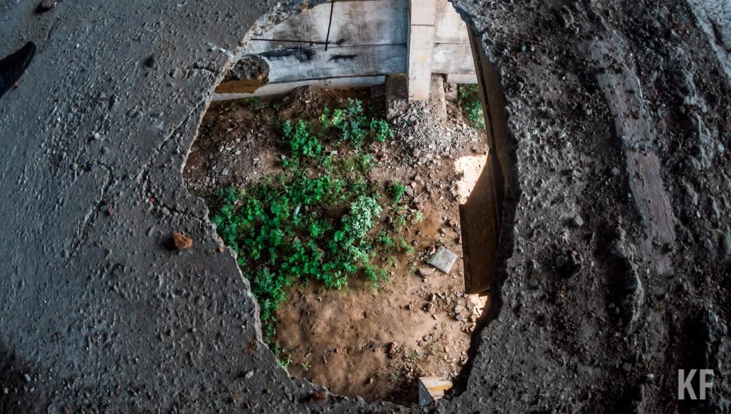 Также власти выкупят шесть жилых квартир в аварийном доме на той же улице.