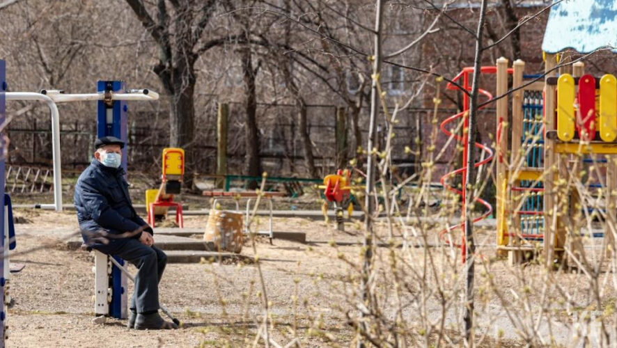 Третьеклассник получил травму во время катания на карусели.