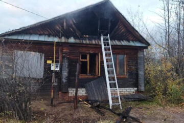 Второй пострадавший в возрасте около 35-40 лет госпитализирован.