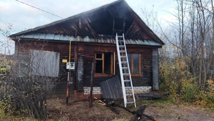 Второй пострадавший в возрасте около 35-40 лет госпитализирован.