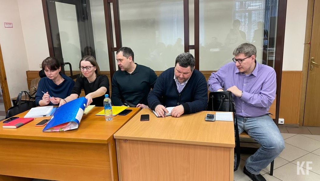 За месяц со старта процесса по делу о «дочке» Татфондбанка огласили меньше 1/10 части обвинения.