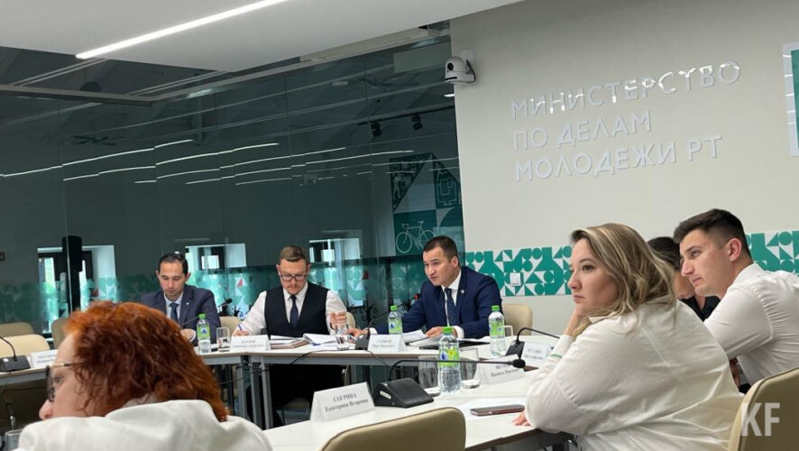 Учащихся устраивают на работу в педагогические