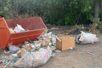 Администрацию Вахитовского и Приволжского районов просят подать заявку на вывоз мусора.