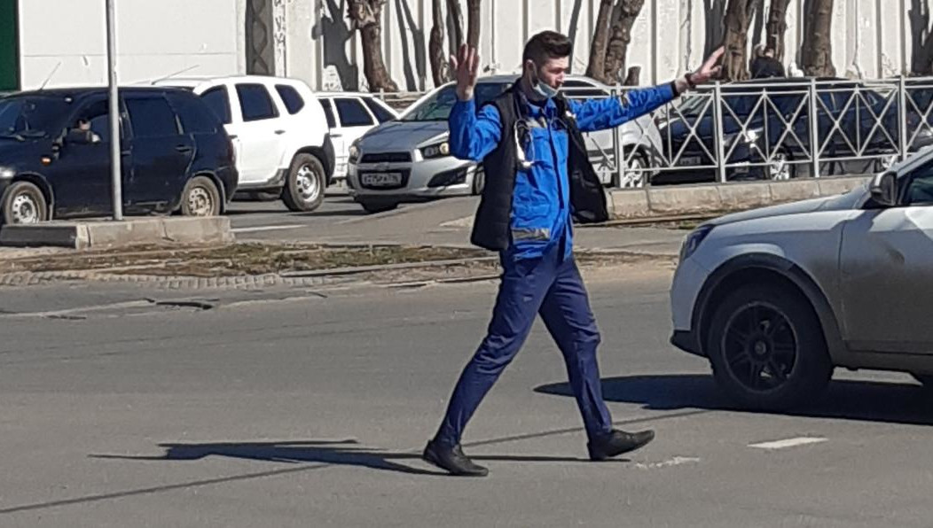 Затор образовался из-за пожара на электоподстанции.