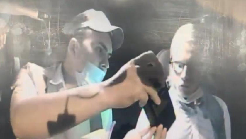 Его автомобиль поместили на спецстоянку.