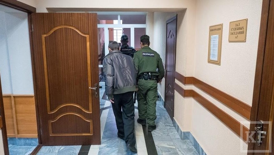 Свыше 20 000 преступлений зафиксировано в Казани в этом году. Об этом журналистам сообщил начальник управления организации деятельности участковых уполномоченных полиции МВД по РТ Зуфар Гарафиев.