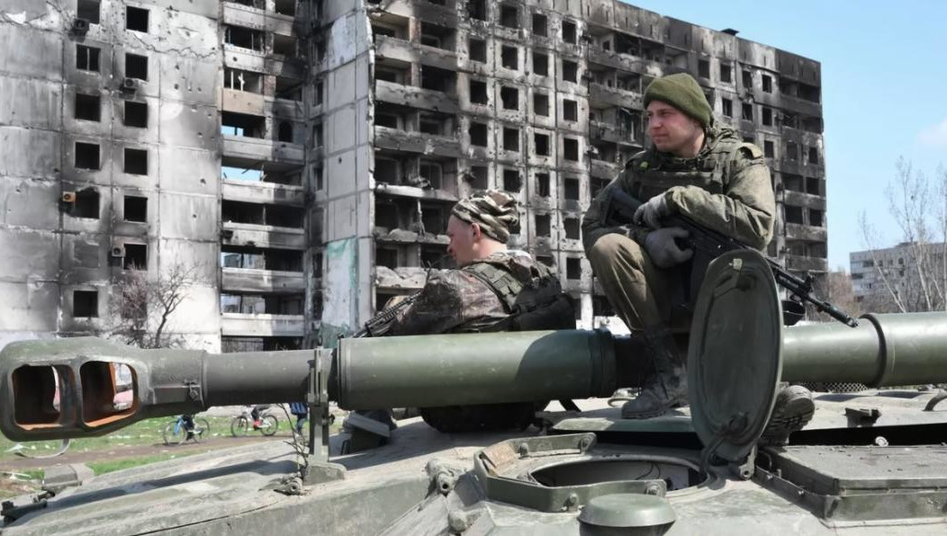 Людей перенаправили в безопасное место.