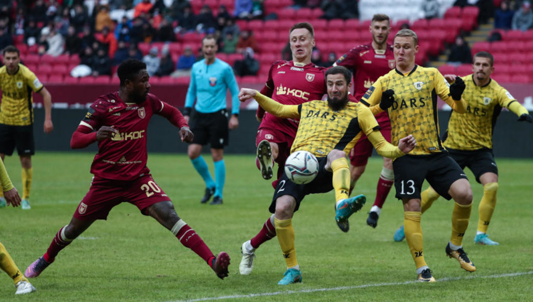 Команда Юрия Уткульбаева все еще на втором месте.